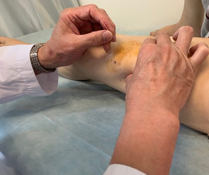 老人一双腿疼痛怎么回事,70岁的老太太腿突然疼是什么原因