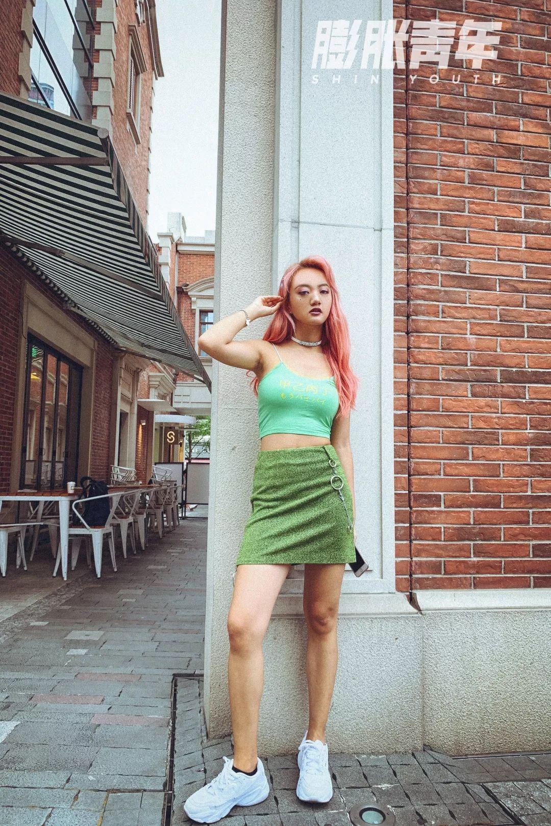 卡卡|欧美风大妞甜辣突袭～绝不退潮的糖果系穿搭攻略都在这