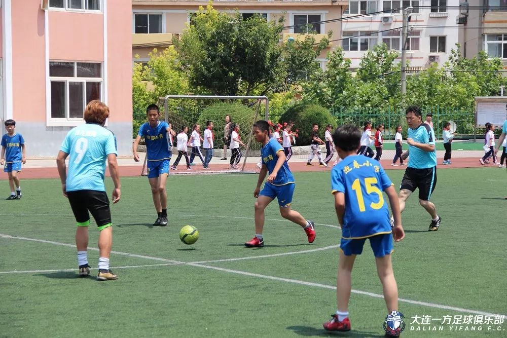 中国青训与国外青训,蓝队青训国青