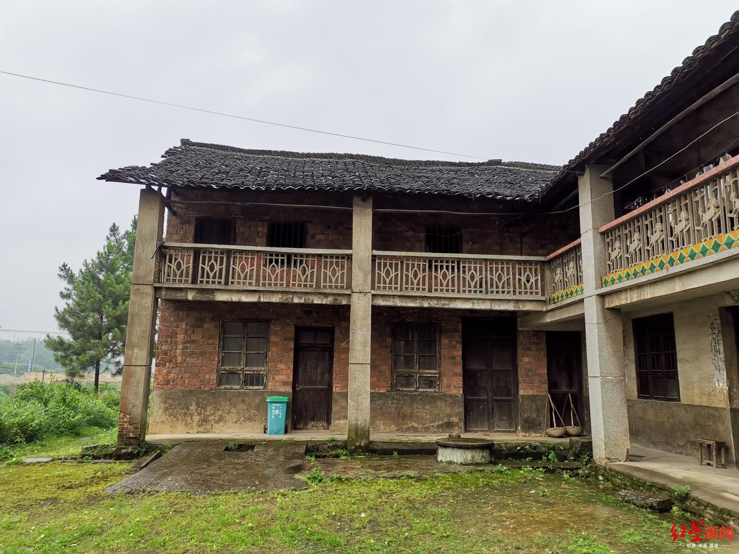 情侣抢劫获刑,入室抢劫杀人案三人被判死刑