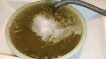 家用洗衣机洗出不明污渍,洗衣机里面脏最快速的解决方式