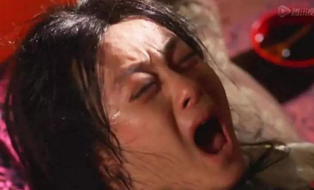 “剖腹产还疼哭？你可真丢人！”37岁二胎妈妈剖腹产后，丈夫这句话火了…