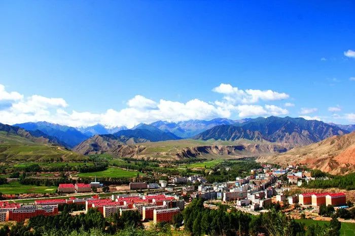 征稿选登生而为人,登上山顶看美景投稿