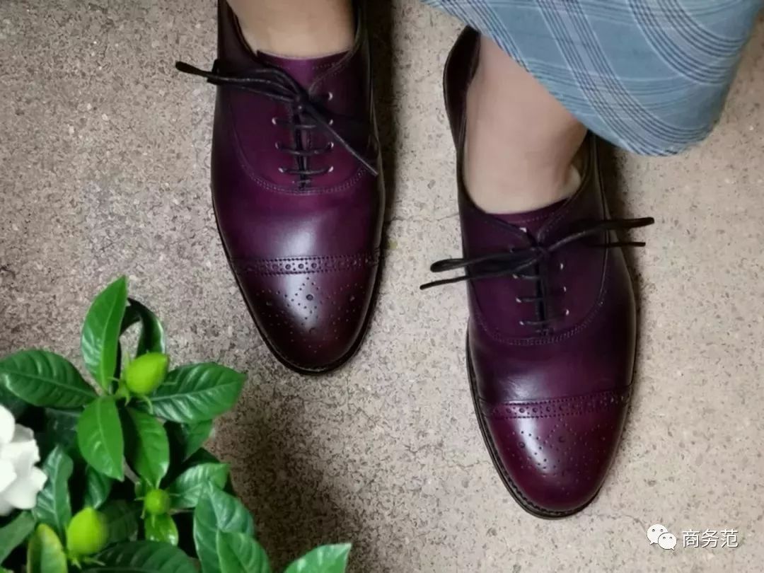 英国女王的鞋,英国女王加冕鞋子