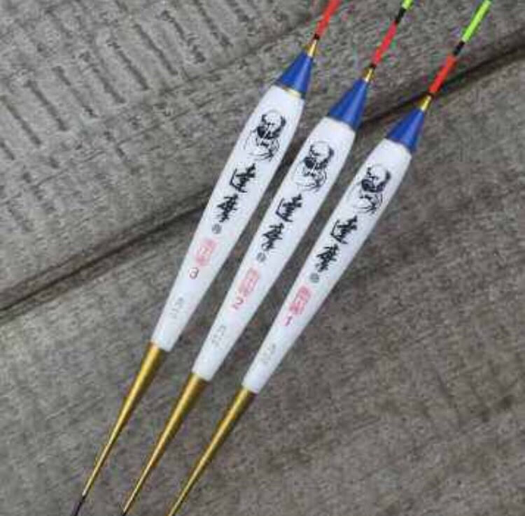 浮漂是一个人的眼睛如何选,钓鱼浮漂如何选择最好的