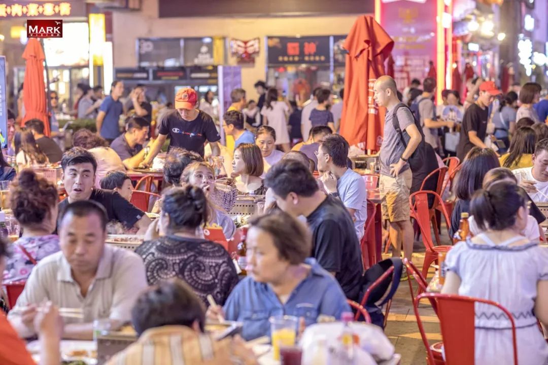 繁荣夜间经济提升城市文明,繁荣街道夜经济重拾人间烟火味