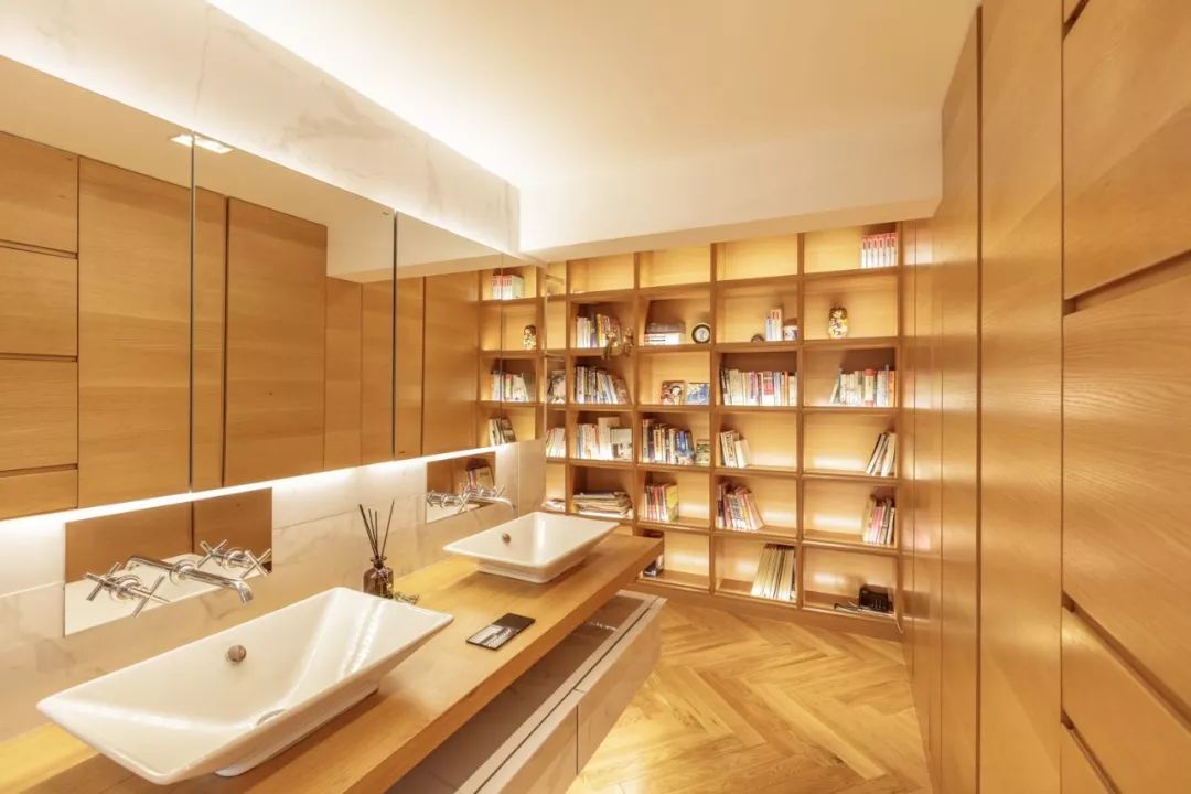 阳台很大要不要装窗帘,阳台太大能装铝合金窗吗