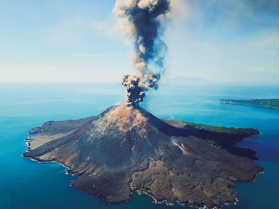挖到一座免签直飞的超冷门海岛！火山浮潜摸小鹿，好玩秒杀巴厘岛
