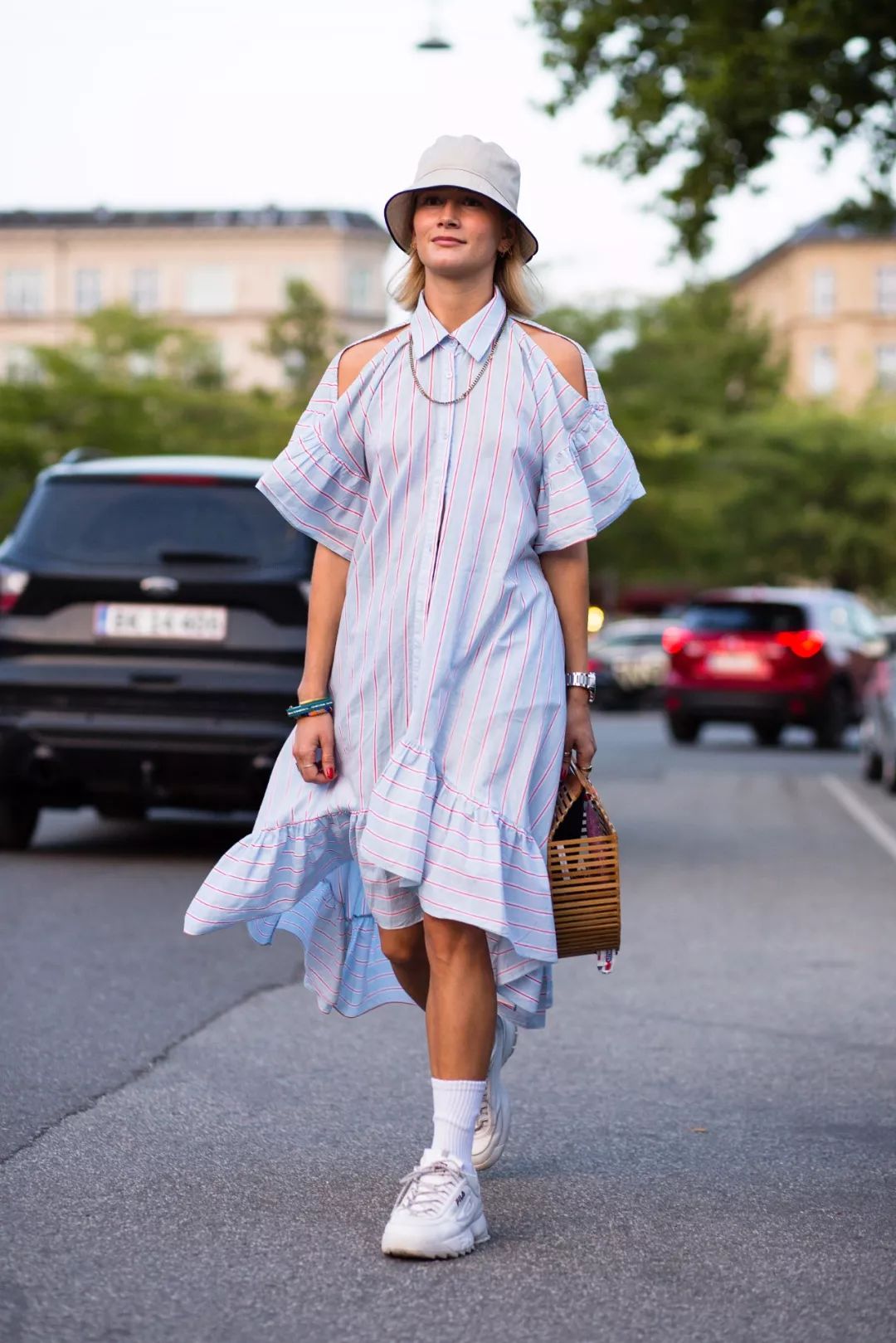 印花人物连衣裙,印花连衣裙到脚踝超长款