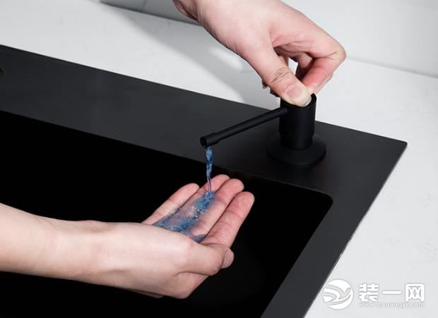 水槽皂液器实用吗,水槽皂液器装哪里好