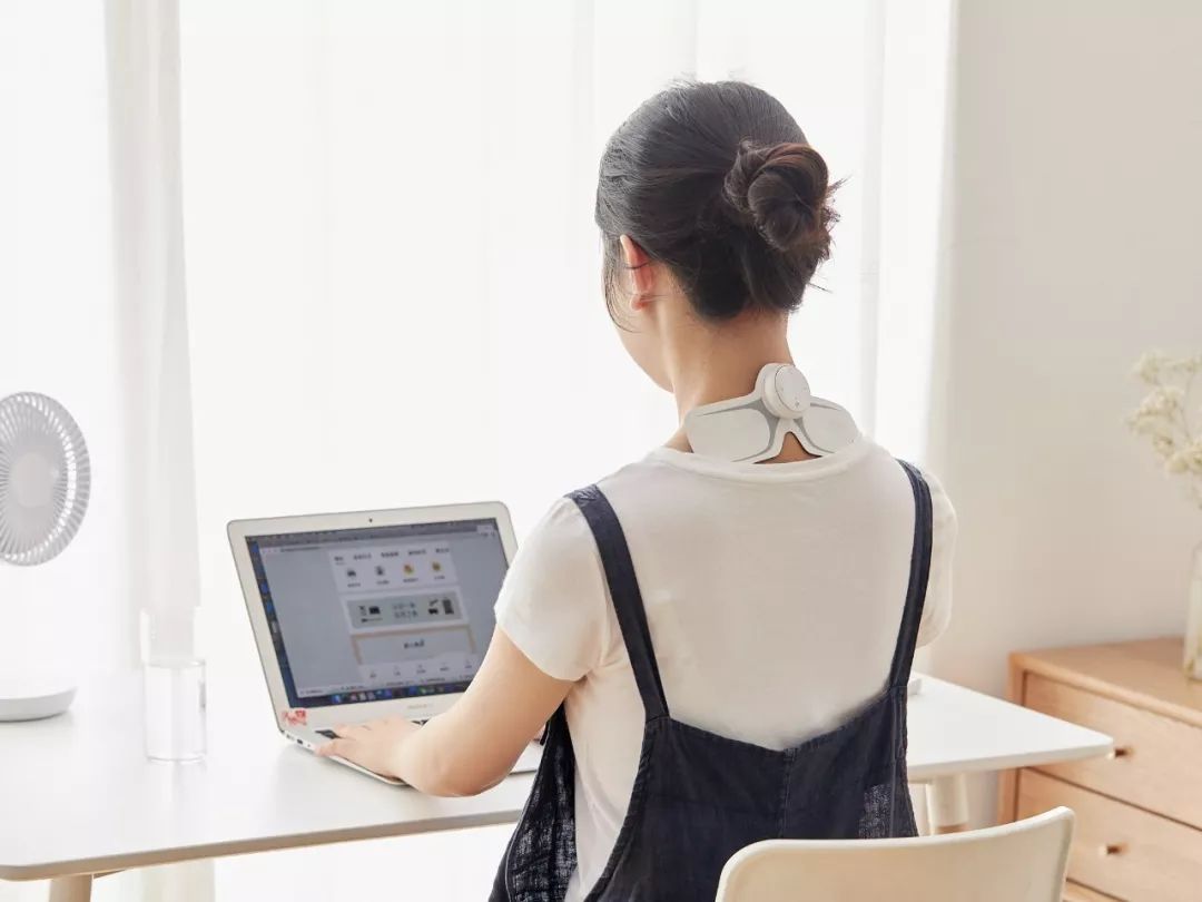 哪里不舒服就往哪贴,哪里不爽按哪里