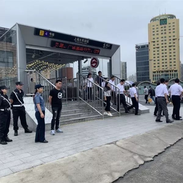 严打黑车黄牛严查违停,清理整治违法小广告