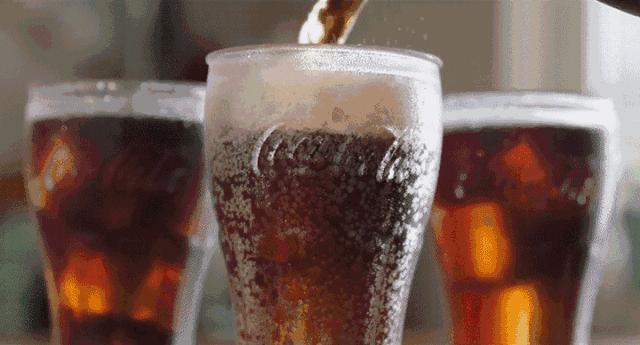 可乐真的会导致骨质疏松吗,可乐腐蚀骨头辟谣