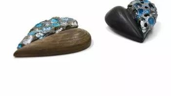 设计革命|打磨一块乌木了却一桩“心饰”