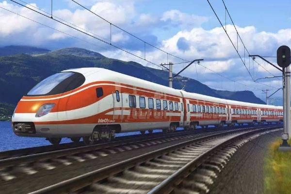 日本新干线跟国内比,日本站在街边的女孩