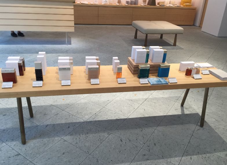 这洗发水好贵,我却忍不住一瓶又一瓶地买它