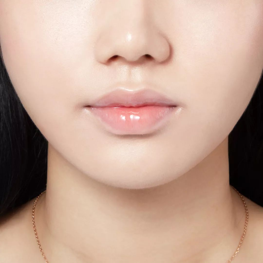 薄唇如何丰唇好看,丰唇使嘴唇变得更美