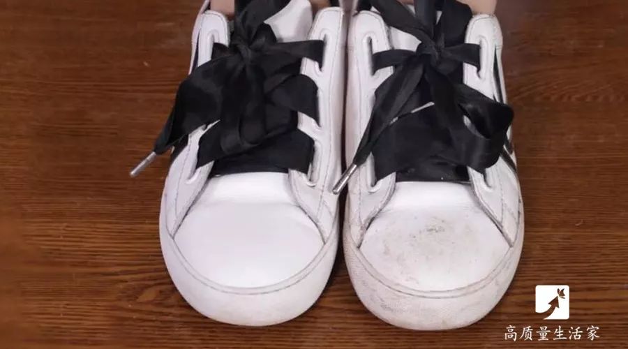 鞋盒里边的白布袋子有什么用,鞋盒里的白布可以防止鞋子变黄吗