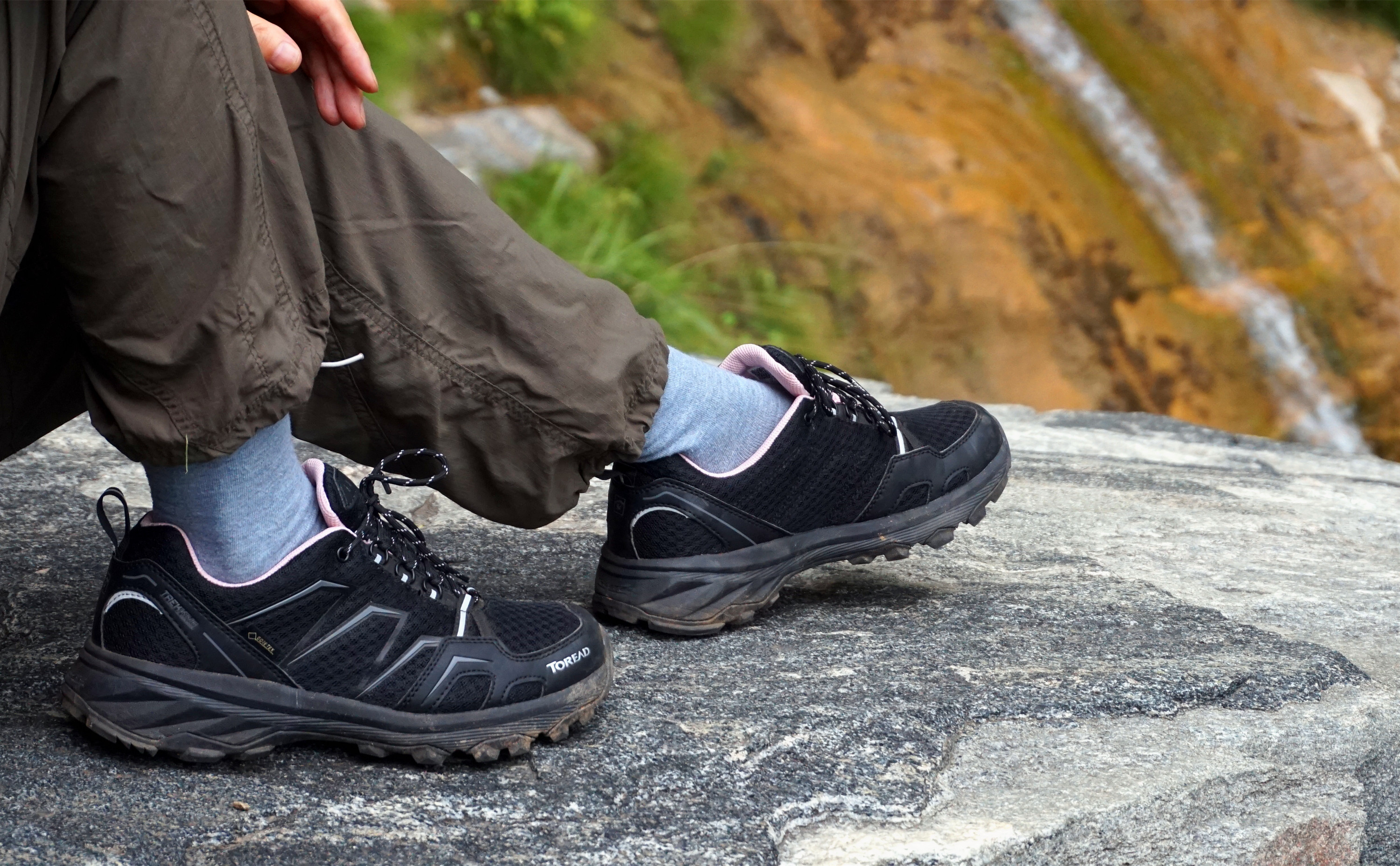 探路者户外登山鞋goretex,探路者和北面的登山鞋对比