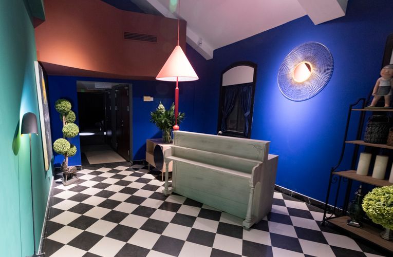 免费试住！速来撞进“青”凉时光！绝色山海之间，一家质感满分的有戏酒店，打算邀你来净化生活负能量