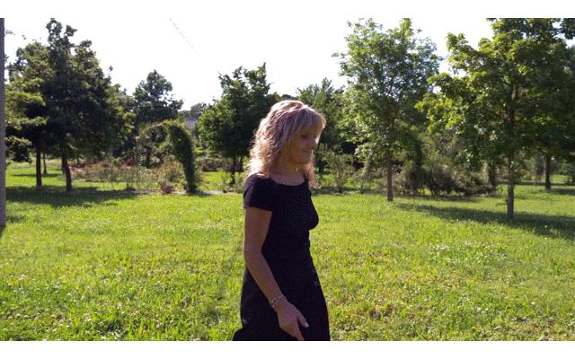 被虚假友情蒙蔽的“绿叶妹”，如今事业开挂反成“真公主”