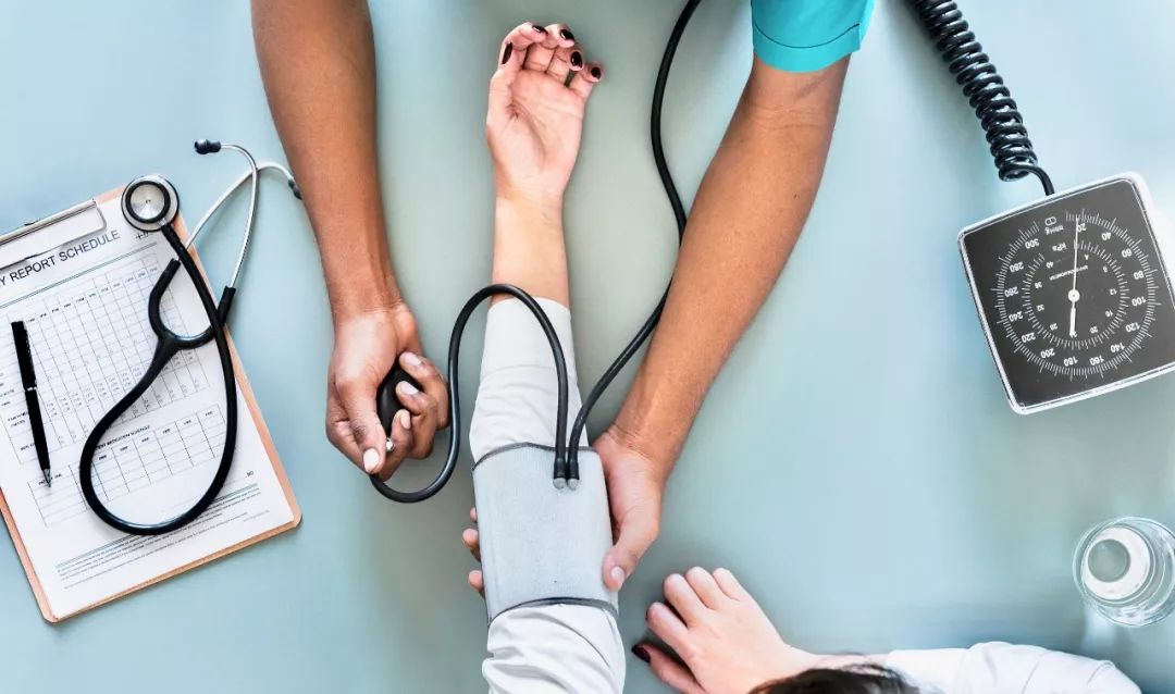 半夜睡觉有这个习惯的,千万要注意了...