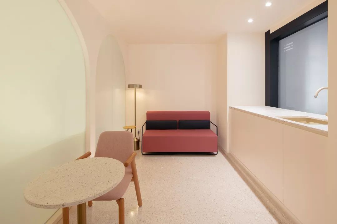 拒绝花哨！建筑师CP孙大勇×万书言，携手打造洞穴式美容院