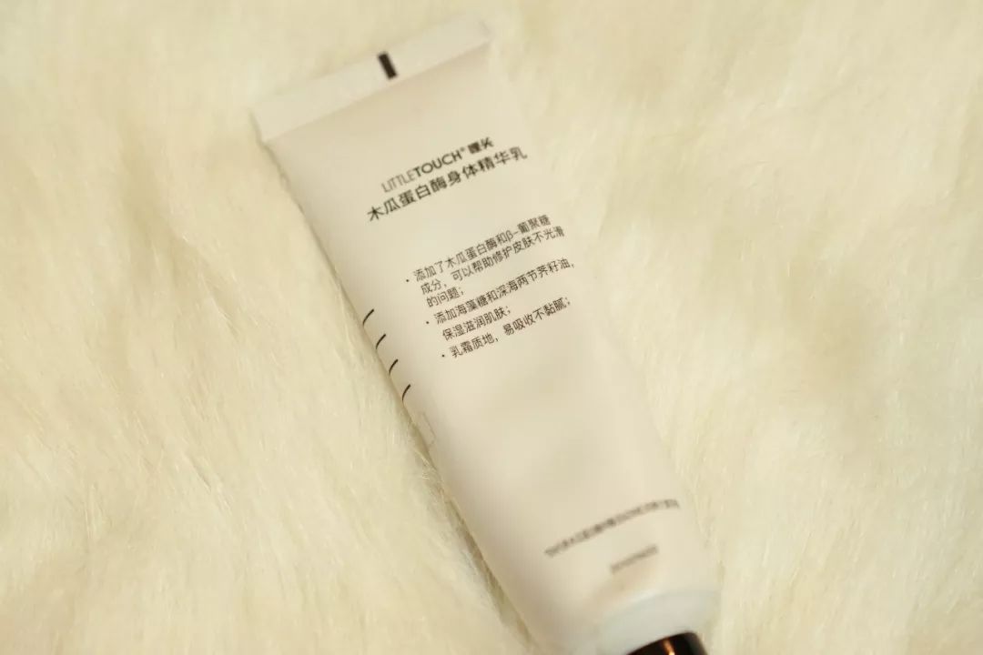 冬天皮肤起皮干燥有碎屑怎么保湿,下巴周围干燥起皮有小疙瘩