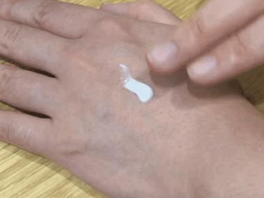 冬天皮肤起皮干燥有碎屑怎么保湿,下巴周围干燥起皮有小疙瘩