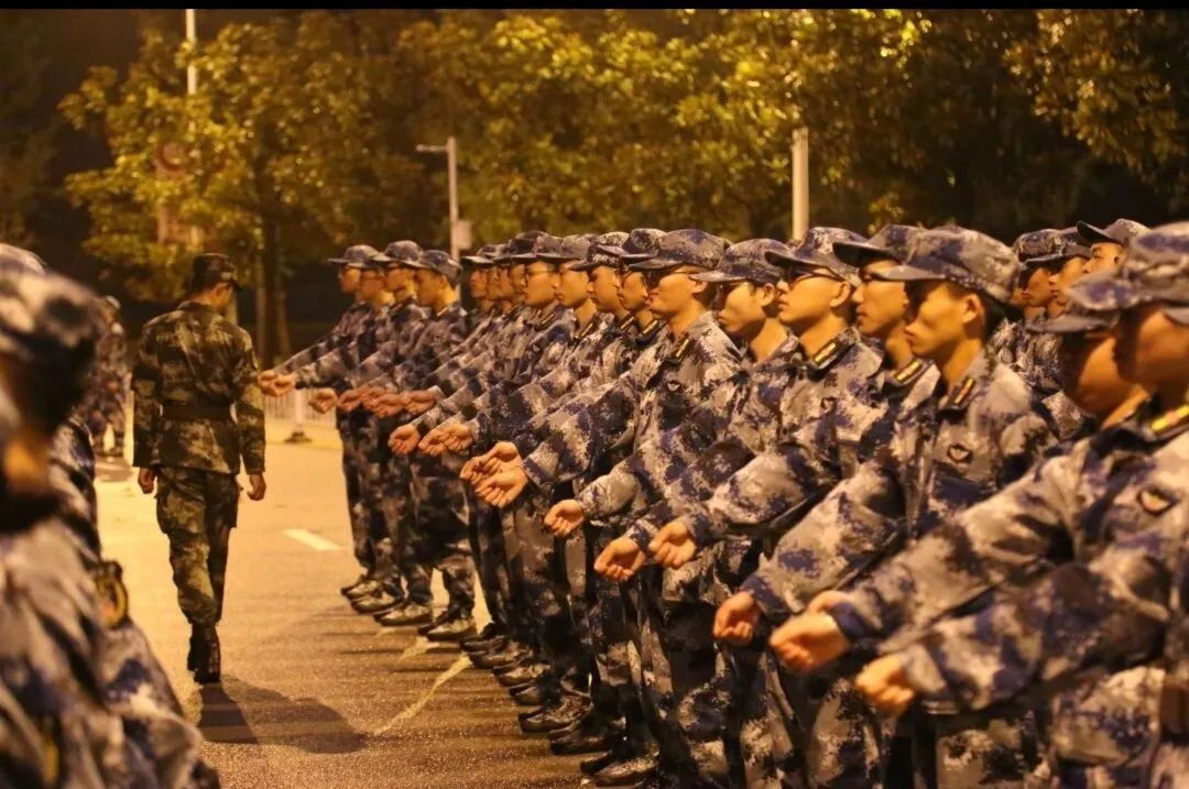 最美军训,军训让我遇见更好的自己作文