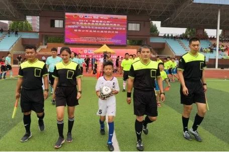竞技青春点燃希望——2019年德州市足球超级联赛、甲级联赛暨“青少年足球公益培训计划”启动