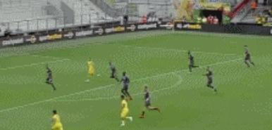 多特4-4斯图加特,阿什拉夫面对多特