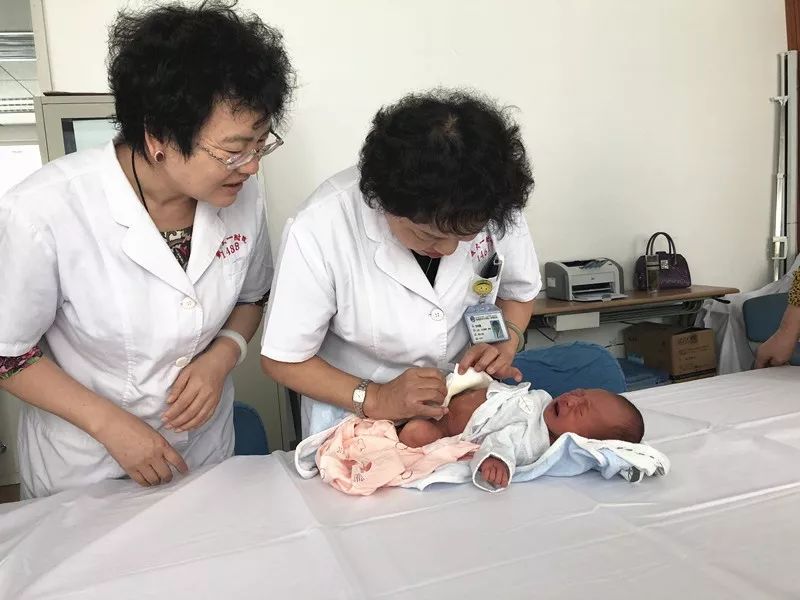 *疆新**首例产时胎儿手术成功！博州人民医院医生乌剑利主刀