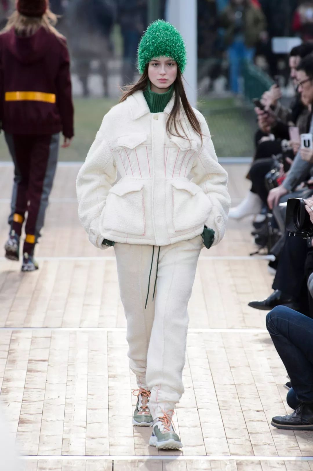 21年秋冬女装流行趋势,21年秋冬女装流行色