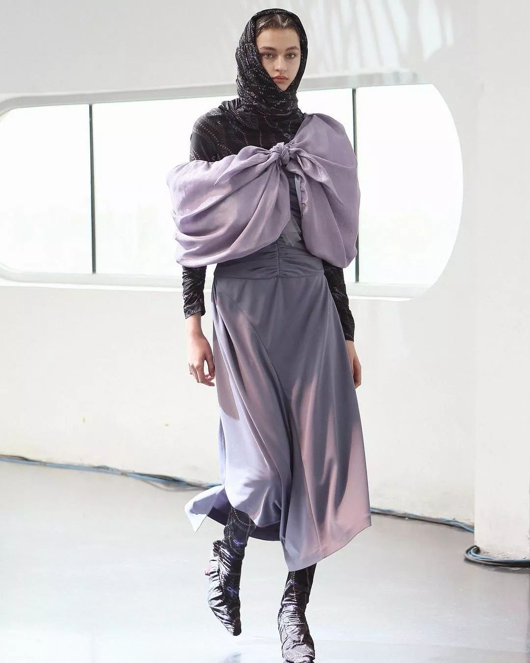 21年秋冬女装流行趋势,21年秋冬女装流行色