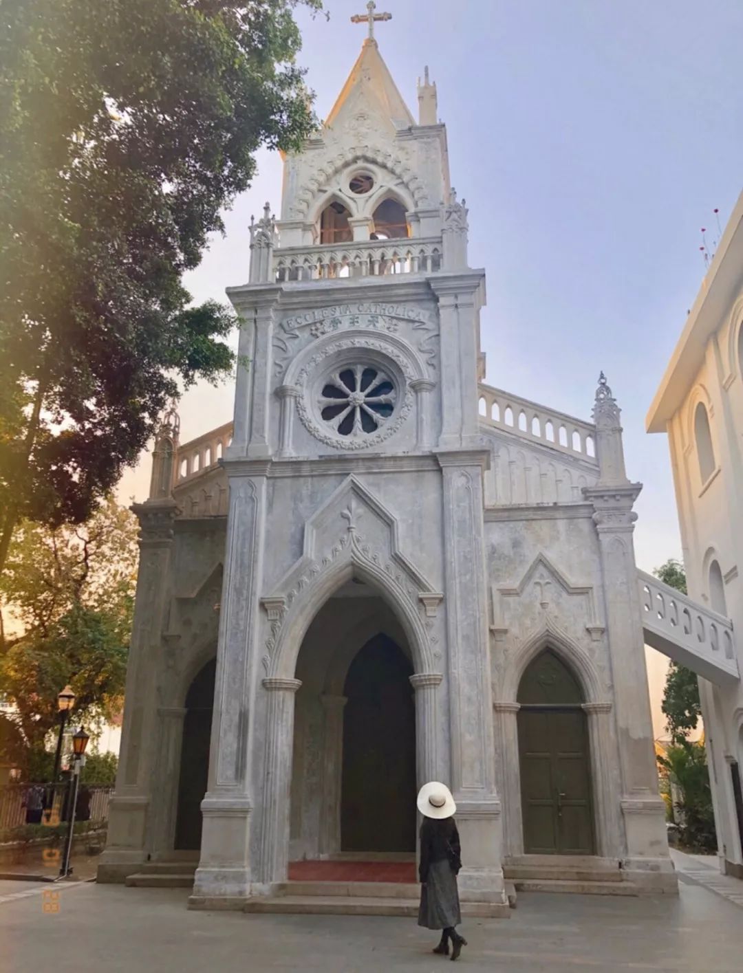 对厦门鼓浪屿景色的描写,鼓浪屿在厦门的哪个地方