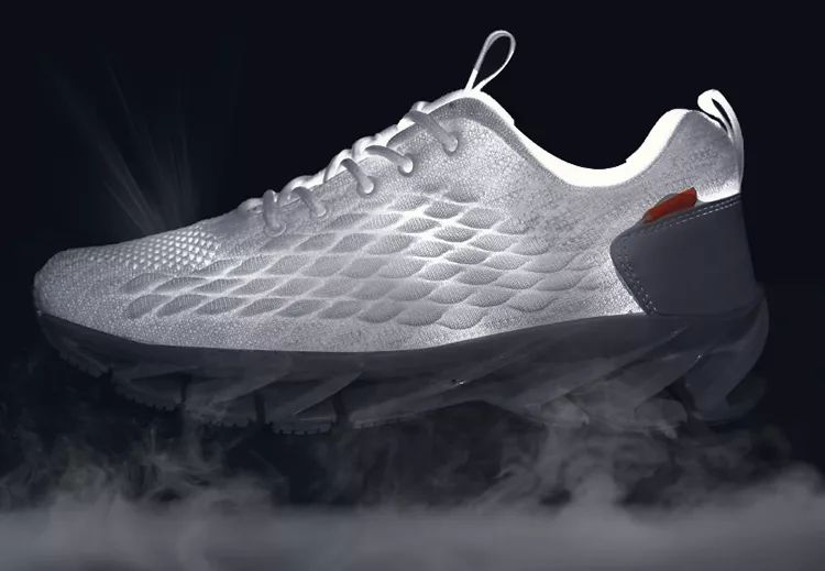 跑鞋鞋底黑科技,鞋底带刀的黑科技鞋