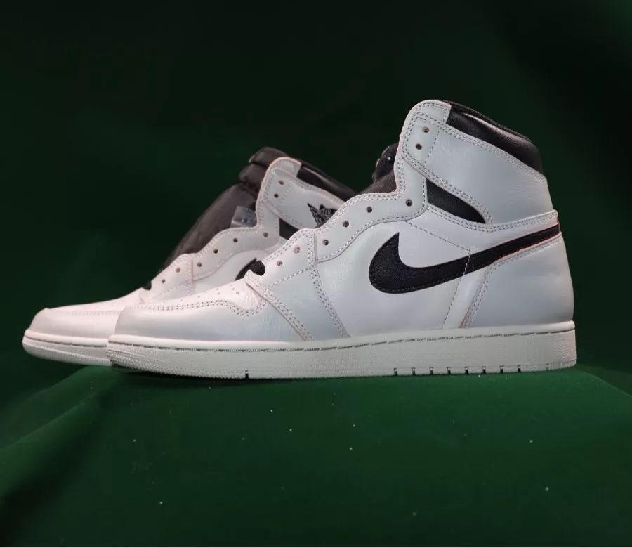 aj1和yeezy满天星,aj和yeezy哪个更容易受欢迎