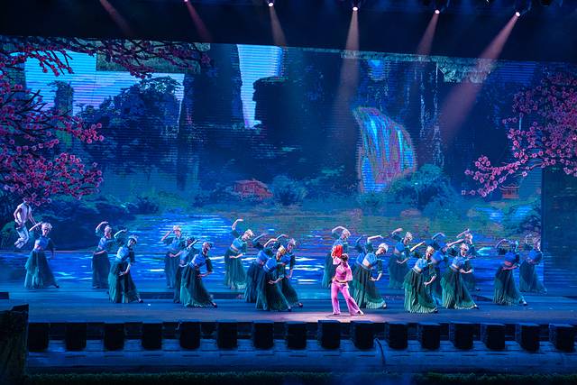 张家界魅力湘西春节自由行,张家界魅力湘西打卡第一天