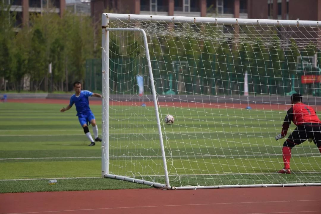 强军杯“卫士动力”业余足球比赛临沂片区火热开赛，*警武**枣庄、菏泽支队首战告捷