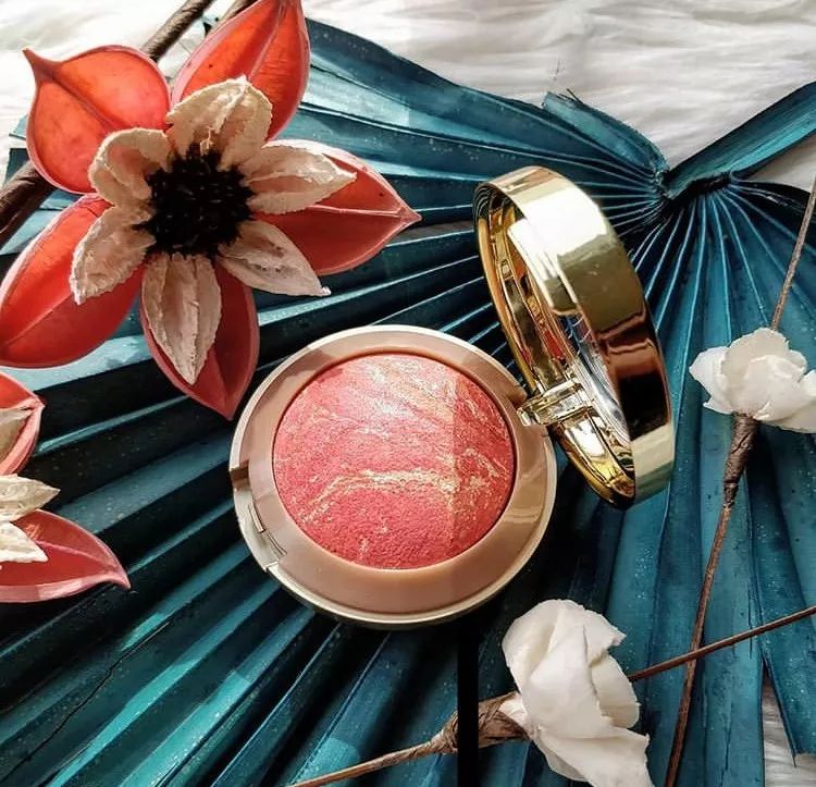 这些美妆潮品你最想拿走哪一个,这些网红化妆品还能用吗