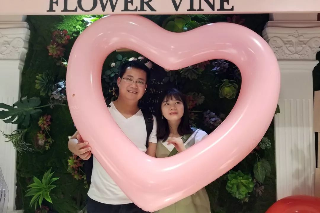 军人爱情故事,七夕军人情侣