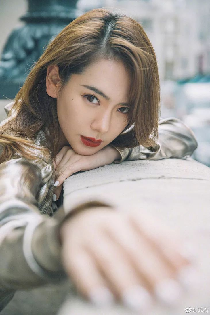 3ce云朵唇釉泫雅,nana的妆容