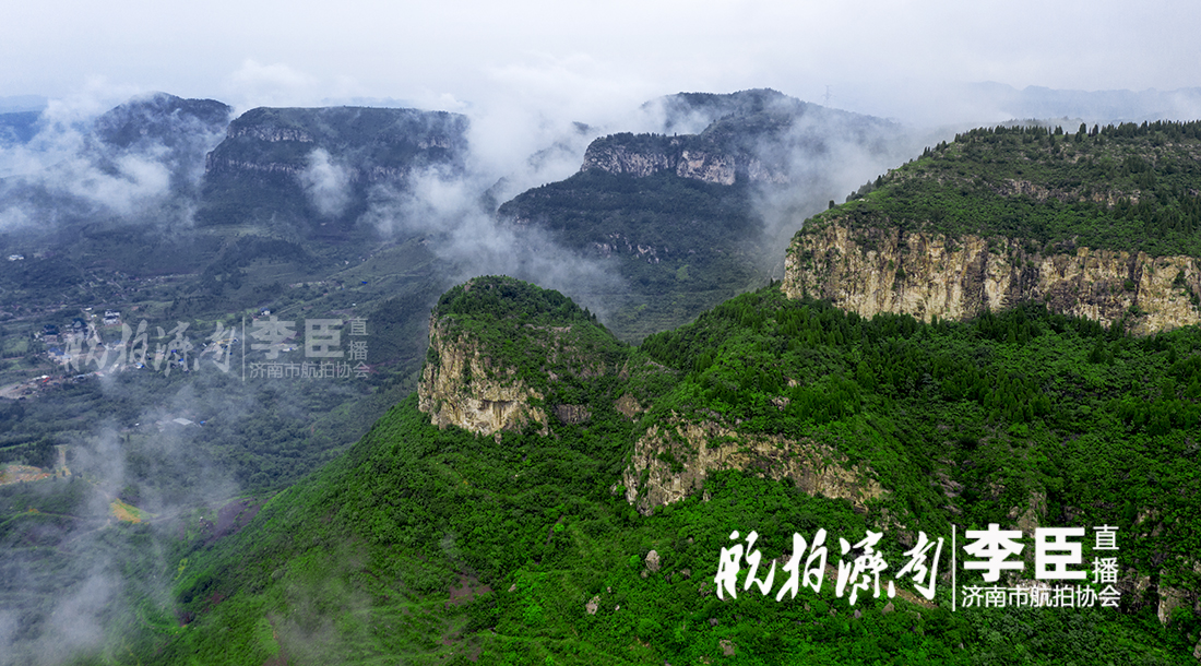 雨后济南出现云海美景,济南南部山区雨中云雾缭绕似仙境