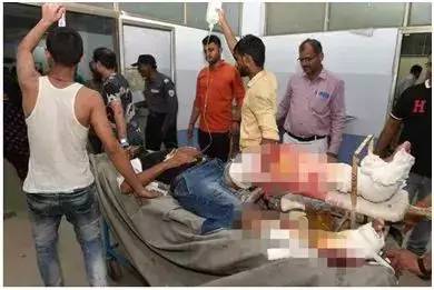 印度大摆锤坠落27人死亡,游乐园印度大摆锤在天空突然断裂