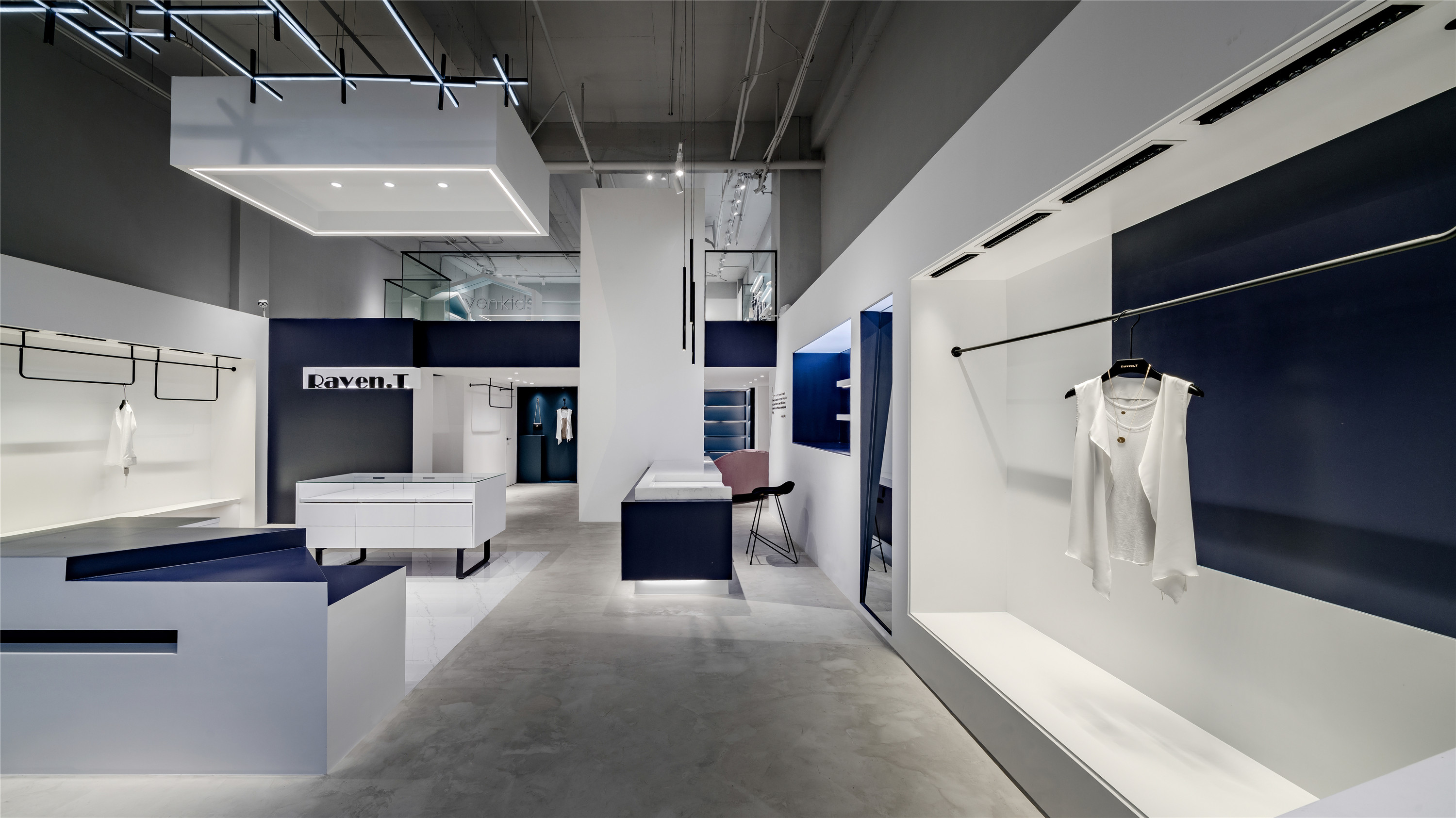 叁研社设计丨Ravent.T沉浸式女装体验店