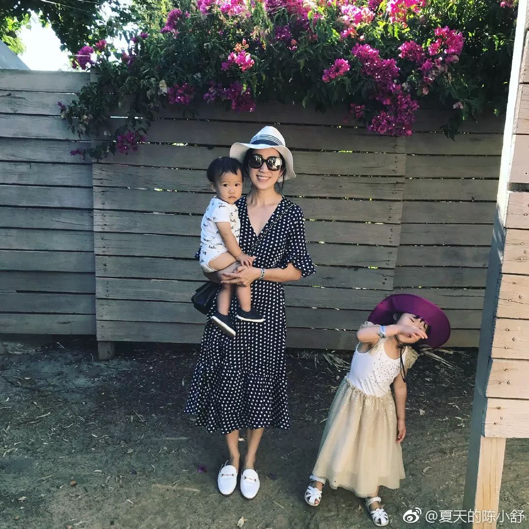 适合妈妈的时尚连衣裙有哪些,妈妈也适合穿的连衣裙