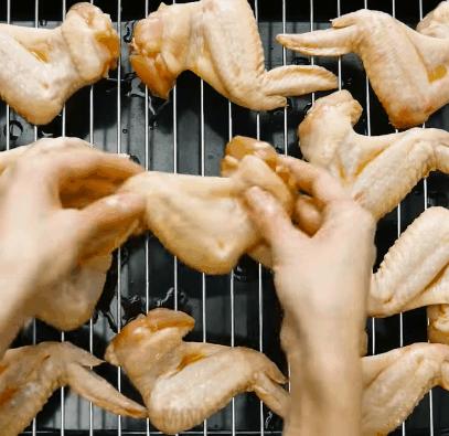 3块钱的可乐秒变10块,一瓶3块钱的可乐能赚多少钱