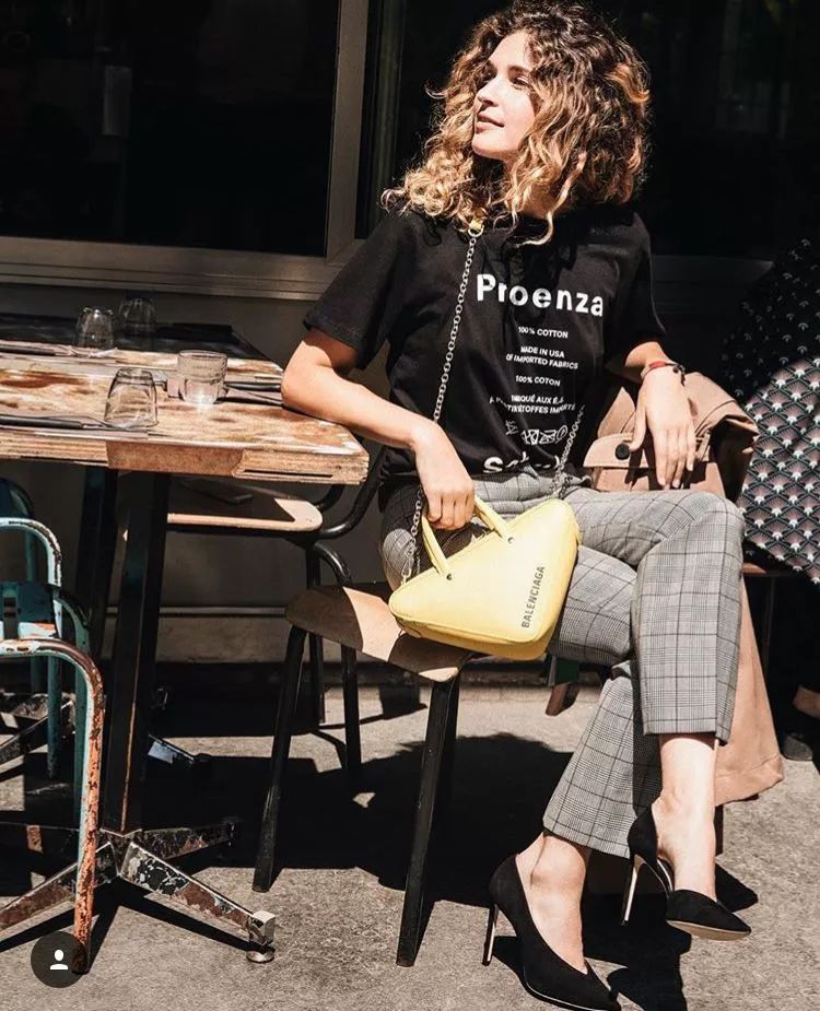 所谓的高级感就是越简单越高级,极简的高级感是极致的