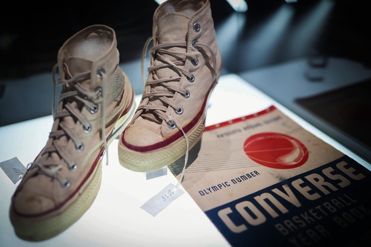 史上第一篮球鞋,第一双进入时尚圈的篮球鞋